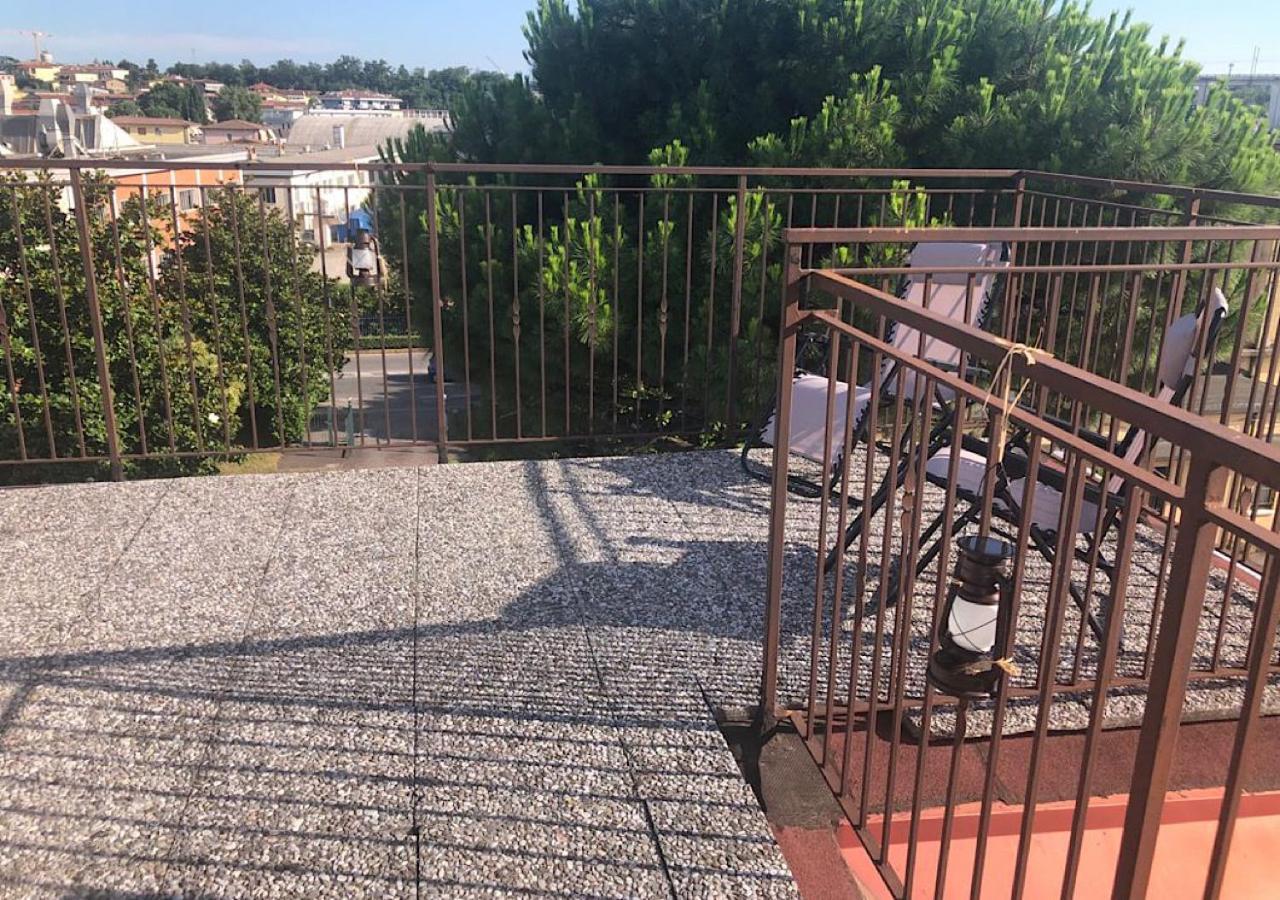 La Magnolia Apartments II Rose Desenzano del Garda Exterior photo