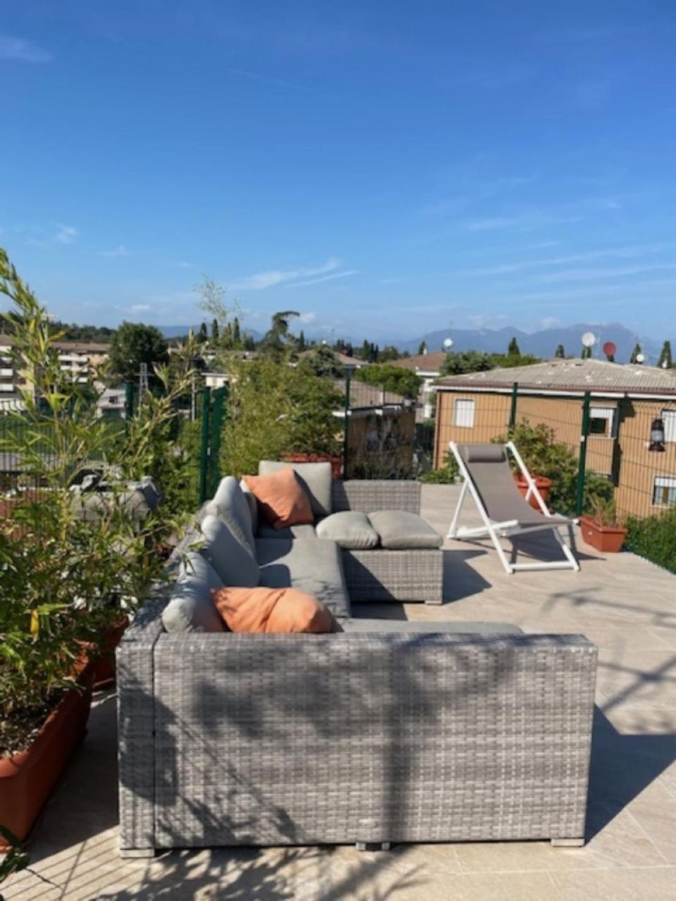 La Magnolia Apartments II Rose Desenzano del Garda Exterior photo